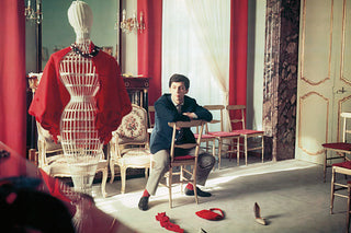 Valentino Red: The Color with a "Coloratura Origin"