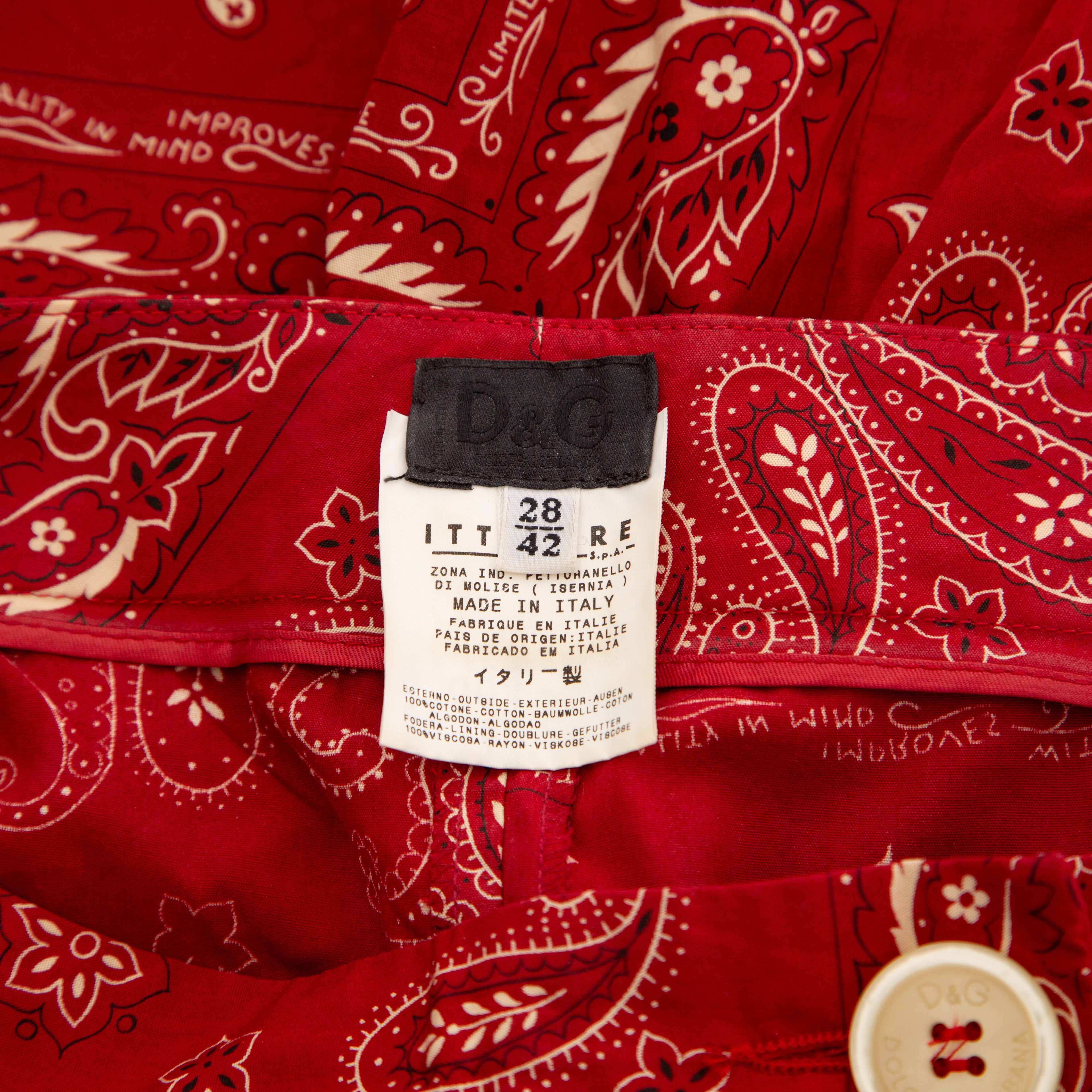 Louis Vuitton Wool Shorts Red. Size M0